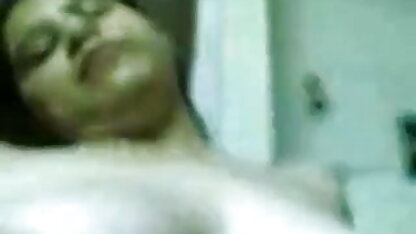 पीली बफ फिल्म सेक्सी जंपसूट वाली टग्स चूत में कोस्पेलर