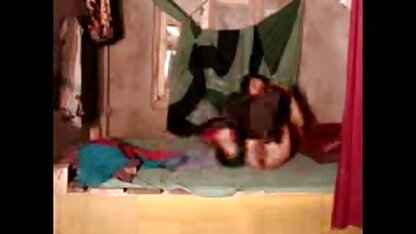 सपने देखने वाले साथी छात्र के सेक्सी फिल्म हिंदी में वीडियो में साथ संभोग प्रस्तुत करता है