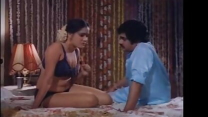 क्लासिक हिंदी में सेक्सी फिल्म वीडियो में मैथुन