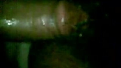 विशाल हिंदी वाली सेक्सी फिल्में स्तन दिखा रहा है