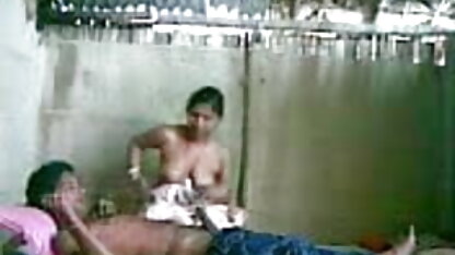 क्लासिक पोज़ और अपरंपरागत अश्लीलता के साथ मोलोडाक्का करला कुश सेक्सी फिल्म दिखाइए