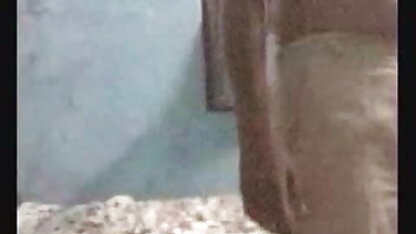 बड़े स्तन दिखा रहा है सेक्सी फिल्म वीडियो चाहिए