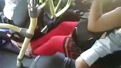 ग्राहक के शरीर की मालिश की और सेक्सी फिल्म चाहिए वीडियो में देखने के लिए एक टूटी हुई युवती की योनि को फाड़ दिया