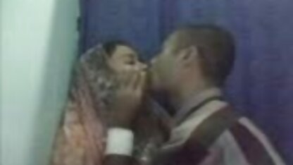 लड़के कोई सेक्सी फिल्म दिखाइए के सामने आत्मसमर्पण कर दिया