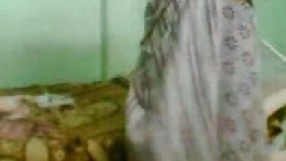 एक किराए के अपार्टमेंट में बड़े पैमाने पर बकवास पार्टी सेक्सी हिंदी मूवी एचडी