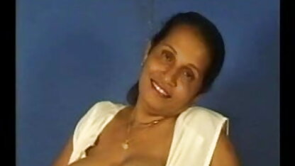 फूहड़ इरीना सेक्सी फिल्म मद्रासी की रूसी पोर्नो मालिश और आदमी अतीत में नाराज